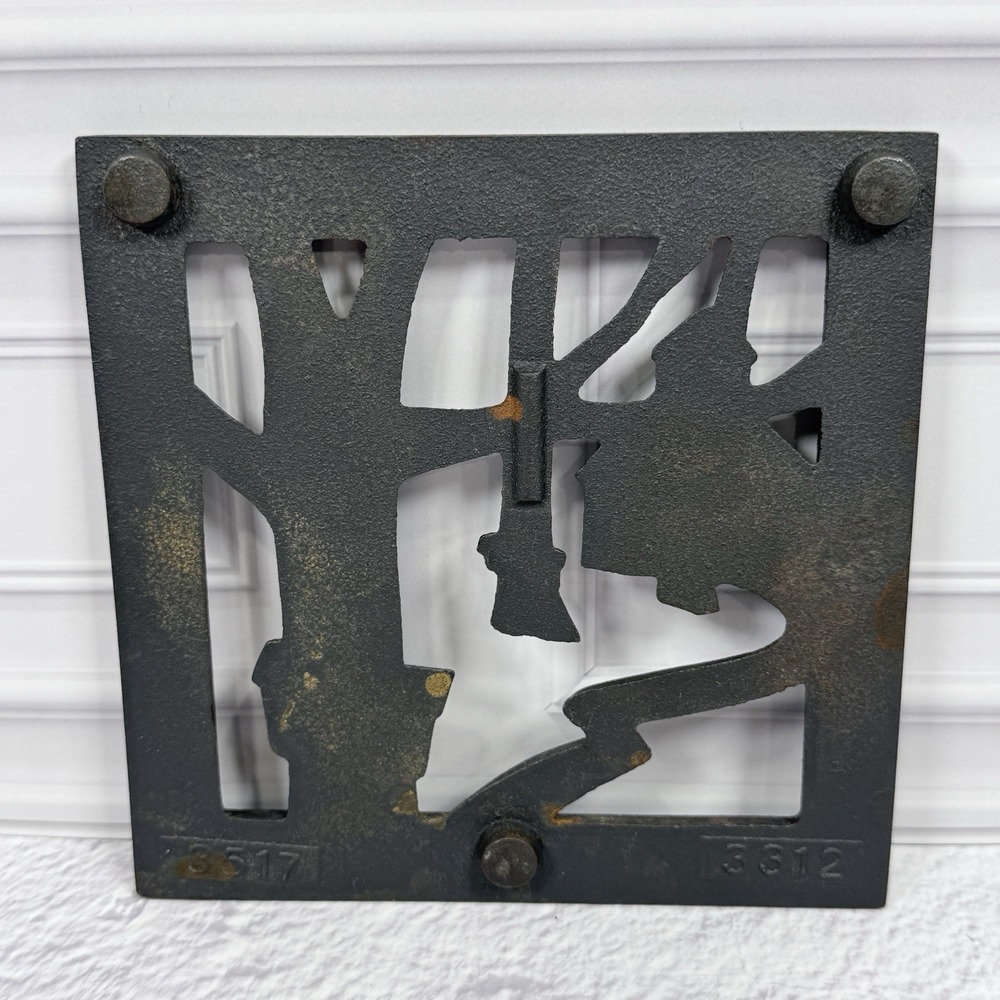 Vintage Vermont Castings 1983 Cast Iron Trivet Spring Edition Cottagecore Decor - Picture 3 of 11